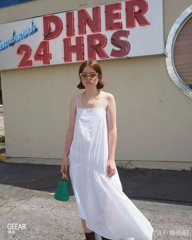 她是来自亚特兰大22岁的时尚博主，为时尚圈带来一股慵懒清流！