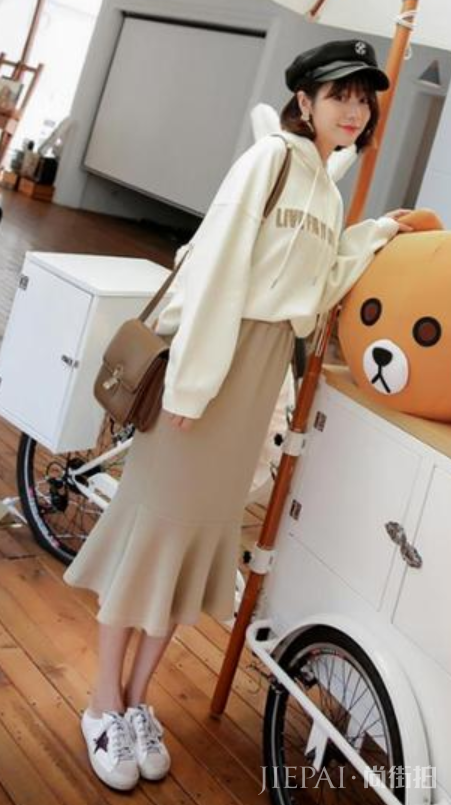 超便宜又温暖时尚的卫衣的时装搭配,让你的美丽翻倍