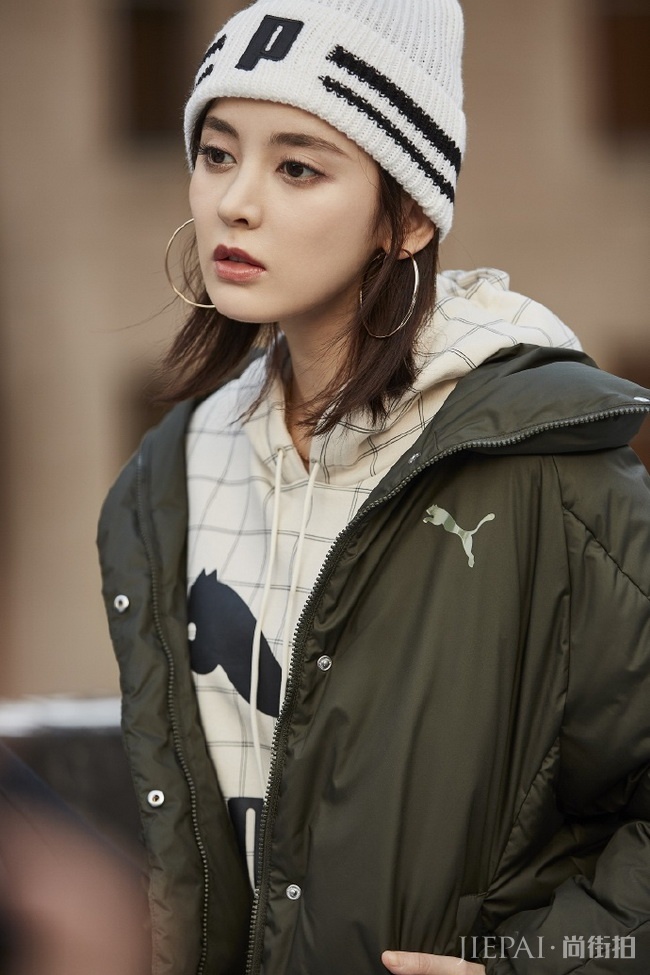 帅气与柔美，娜扎演绎PUMA 2018冬日女装