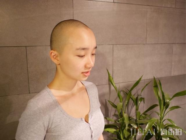 女生光头是种什么体验？从光头长到头发可以见人需要多久？