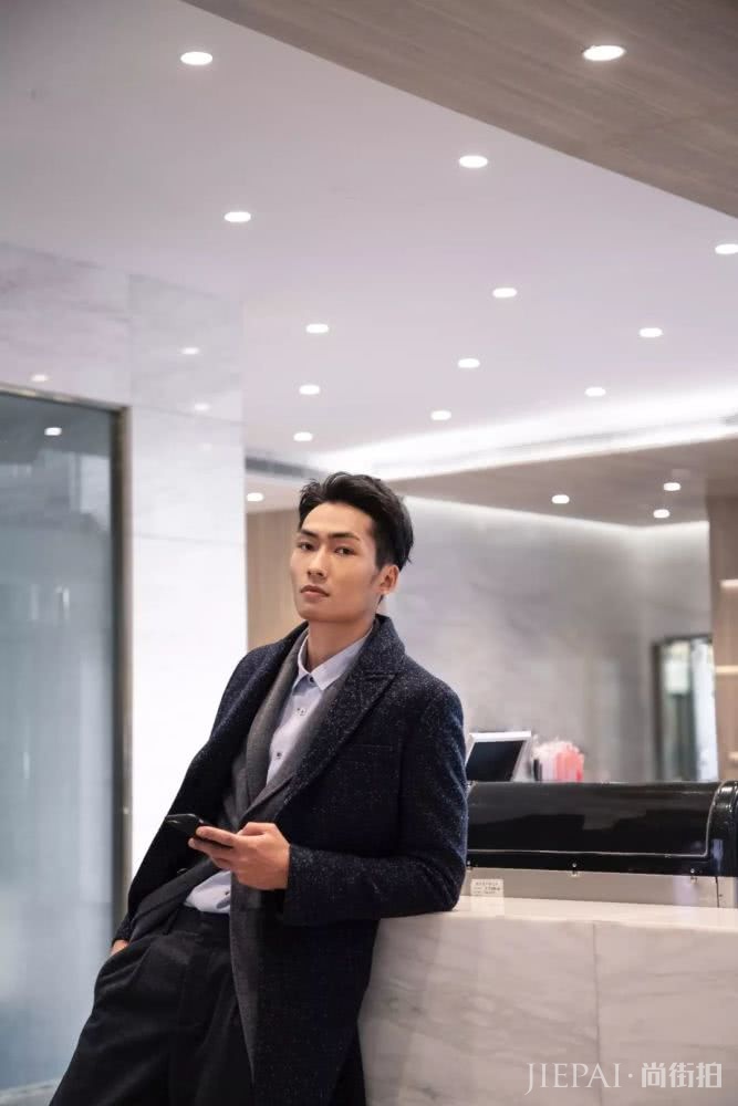 为什么穿大衣的男人看起来很有气场