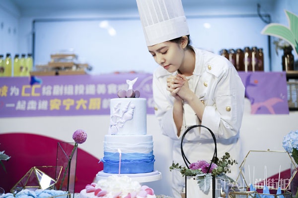 宋妍霏生日当天喜获华鼎奖提名 新锐演员敬业努力并重前行