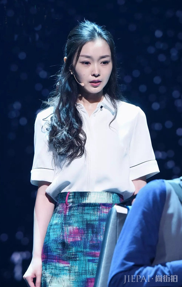 《伪装者》搭档胡歌火过女主,如今宋轶终于撕掉了标签?