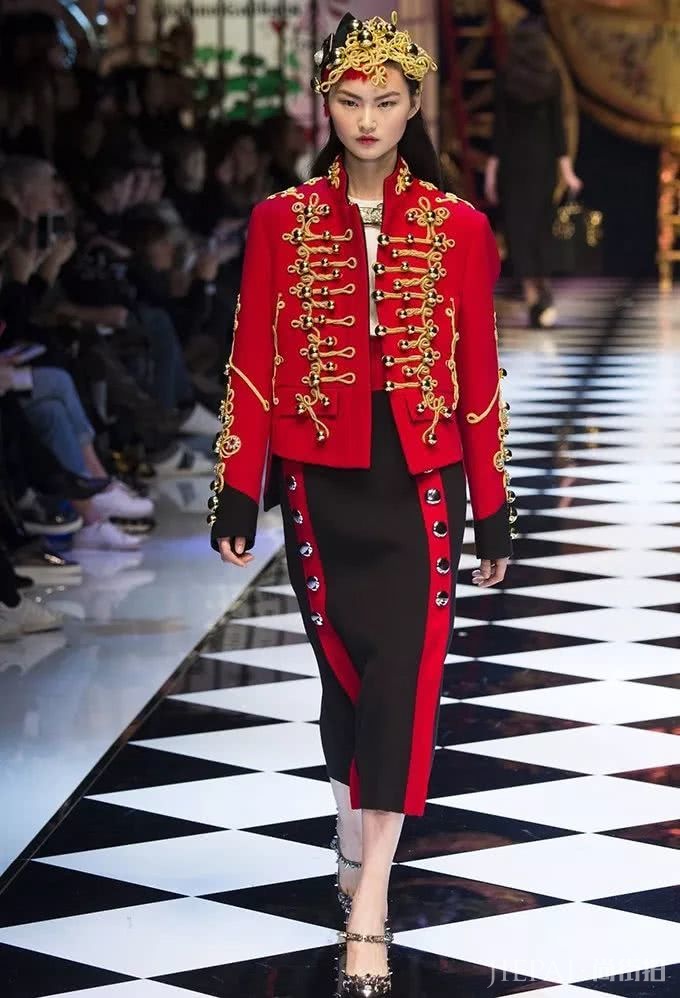 外网吹爆的厌世脸亚洲超模,原来也是非主流网红脸