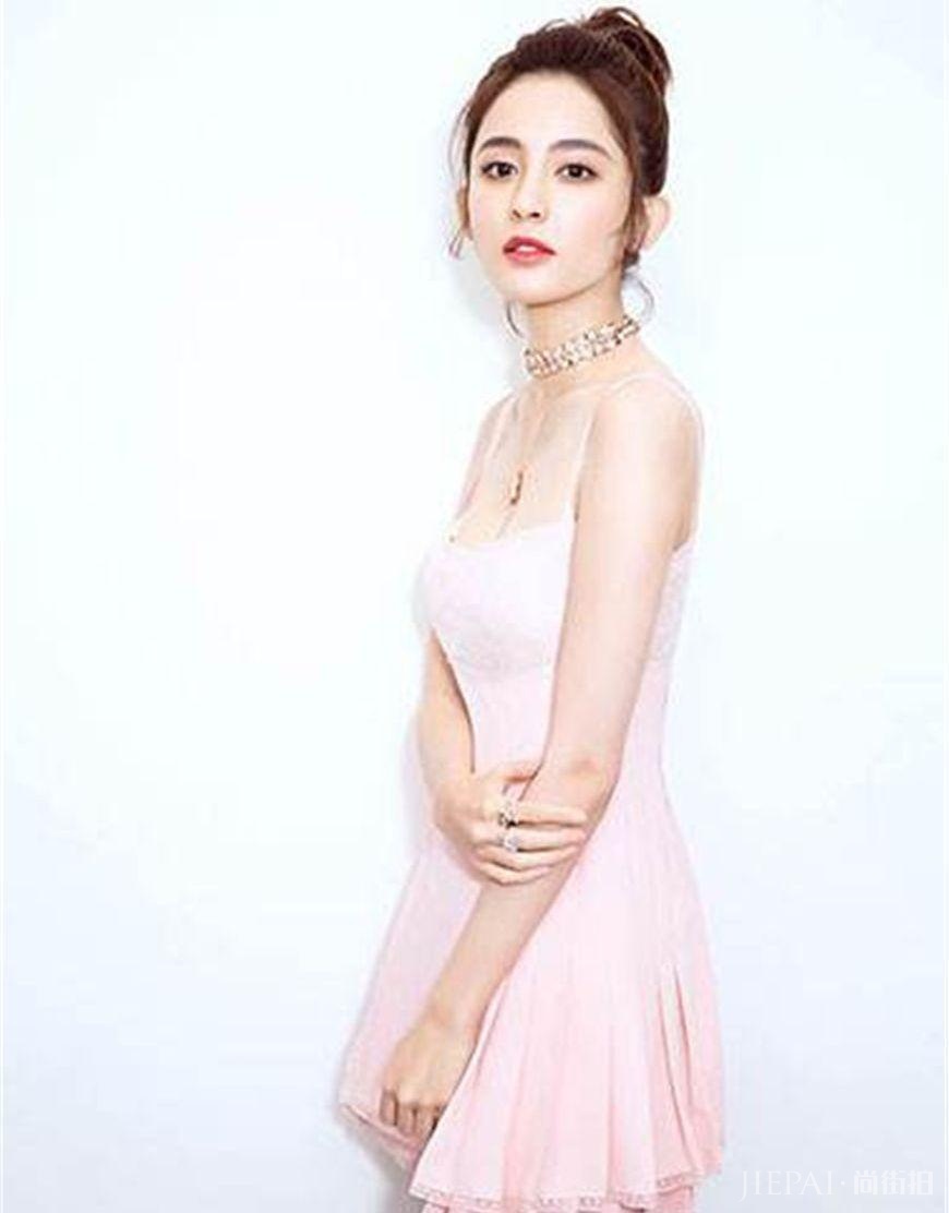 屁股大的女人别乱穿紧身裤，又热又勒肉显胖，这样穿更美还显瘦！