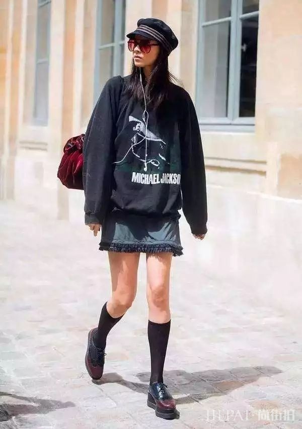 风衣+短裙！学会这几招搭配秋冬照样做腿精！！