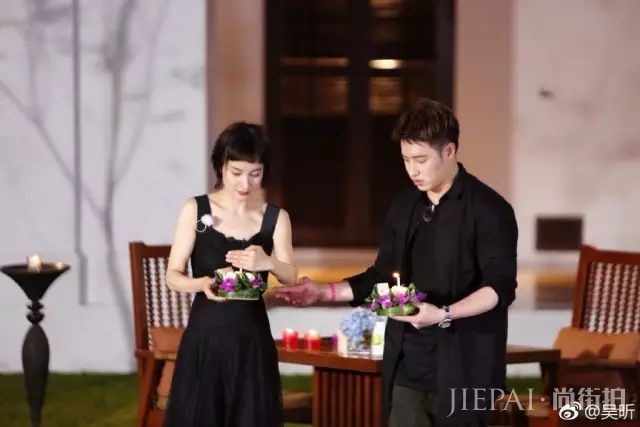 曾因“腿粗屁股大”被骂“滚出娱乐圈”的她，如今华丽逆袭，撩遍娱乐圈众男神！