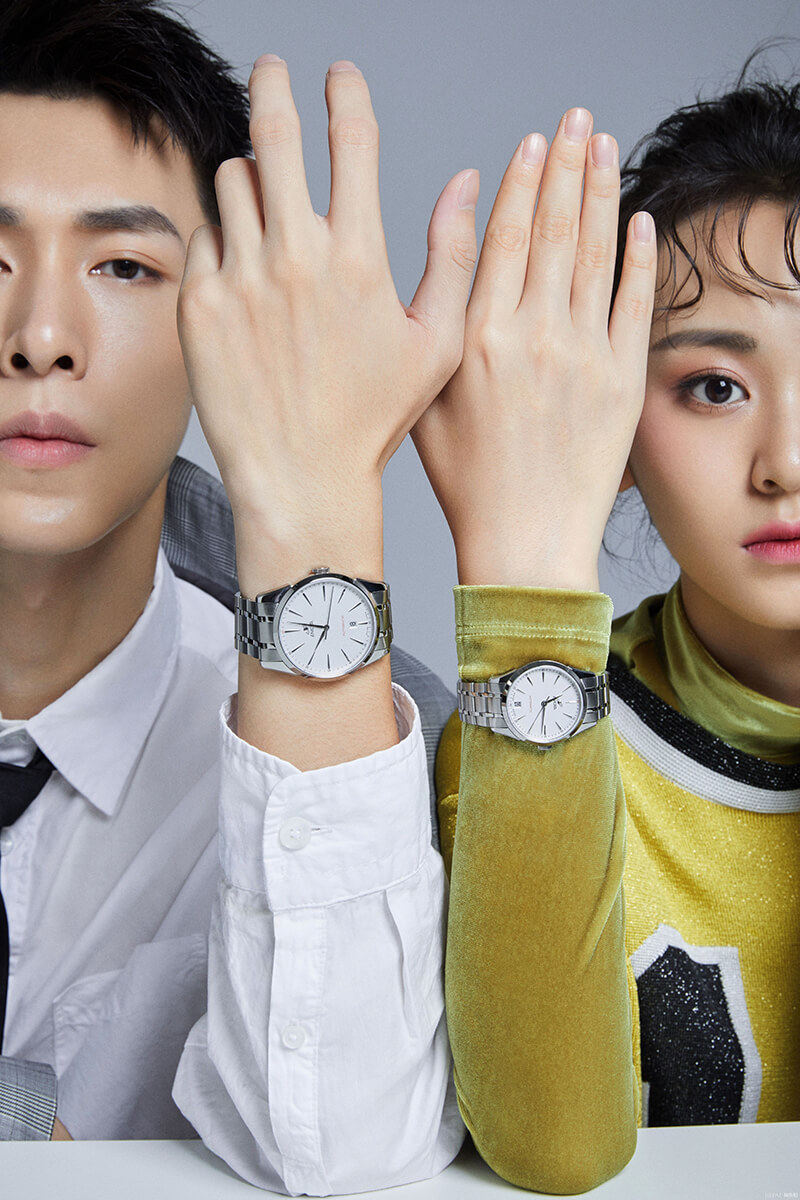 肖大千和丁芝天腕表宣传大片曝光，青春组合好养眼