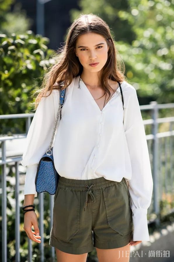 给我一件白衬衫，我将时尚一辈子