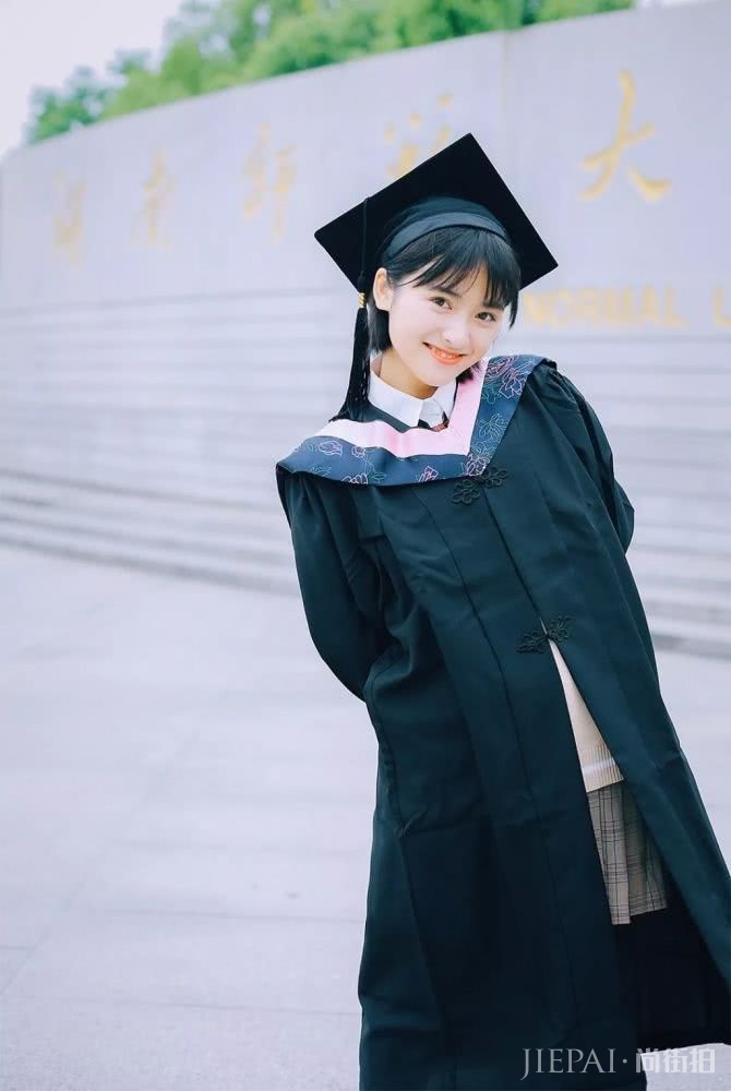 放弃卷发直发吧！今年这款“初恋”发型才是王道