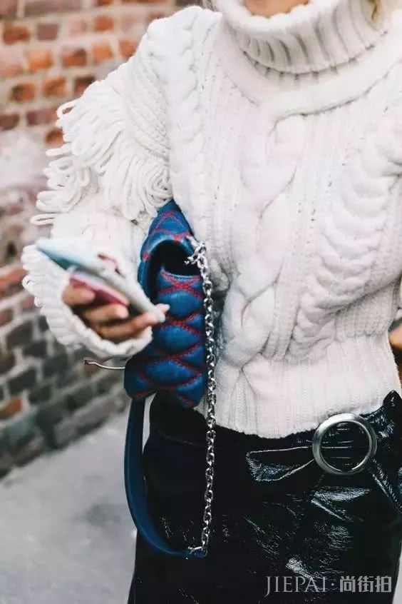 秋冬到来,放在衣柜里的毛衣该拿出来啦