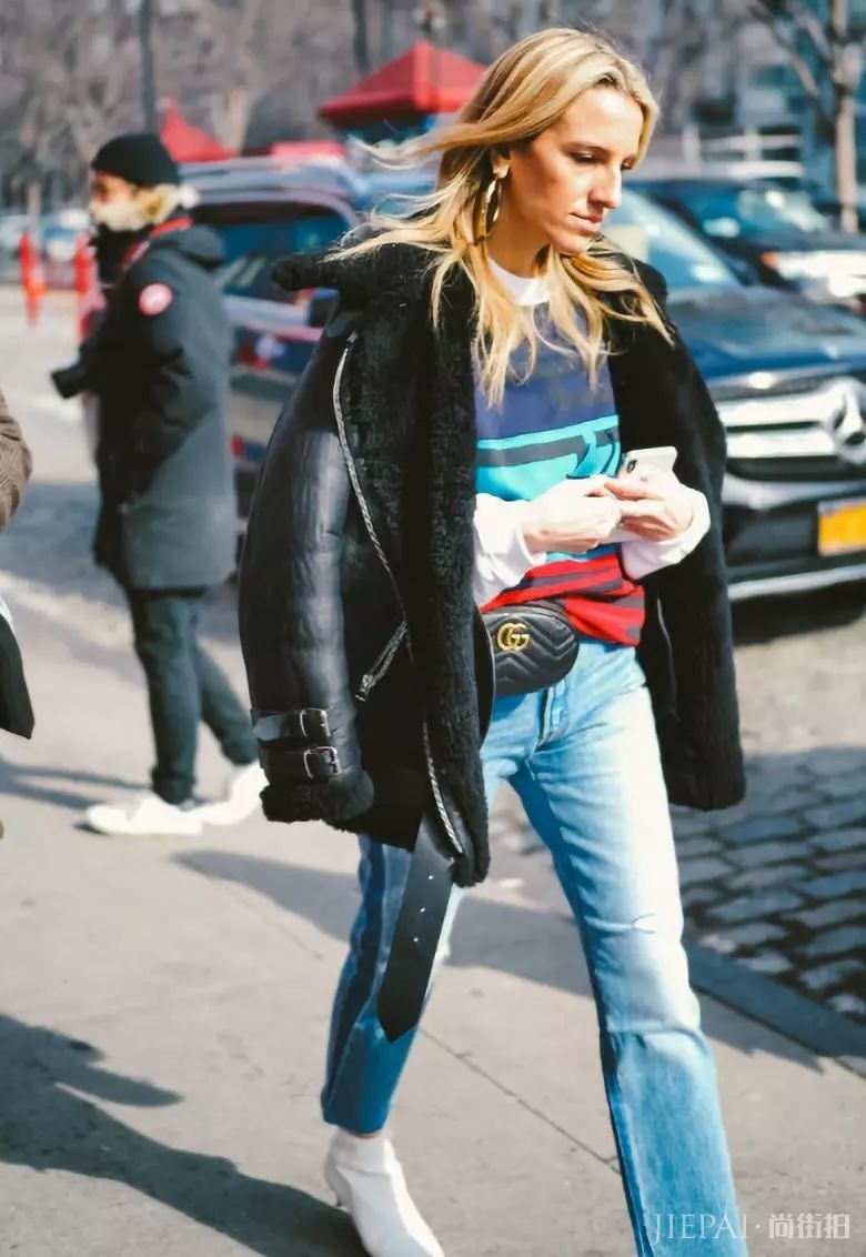 今年冬天流行卫衣+半裙穿火了,这身搭配满分