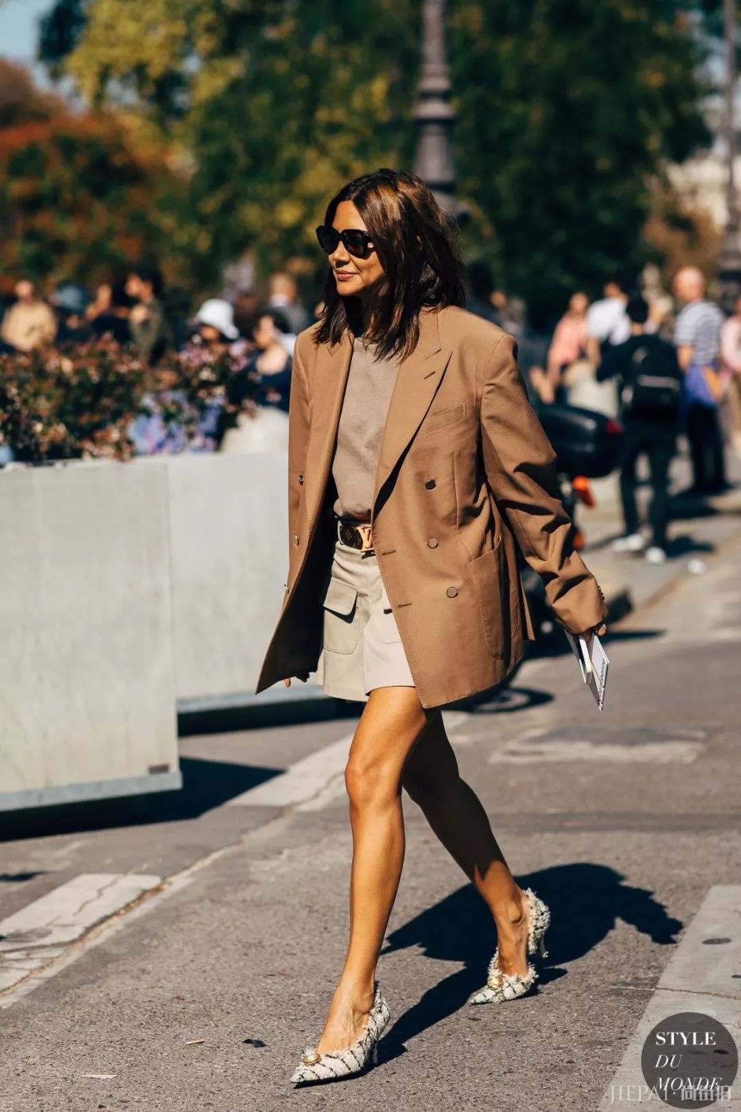 风衣+短裙！学会这几招搭配秋冬照样做腿精！！