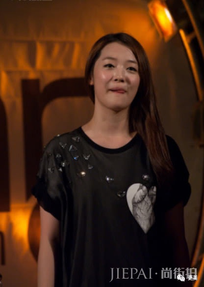 崔雪莉这是什么情况？?这次的造型翻车了...