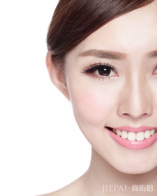 桃花妆眼影画法 怎样画好桃花妆眼影