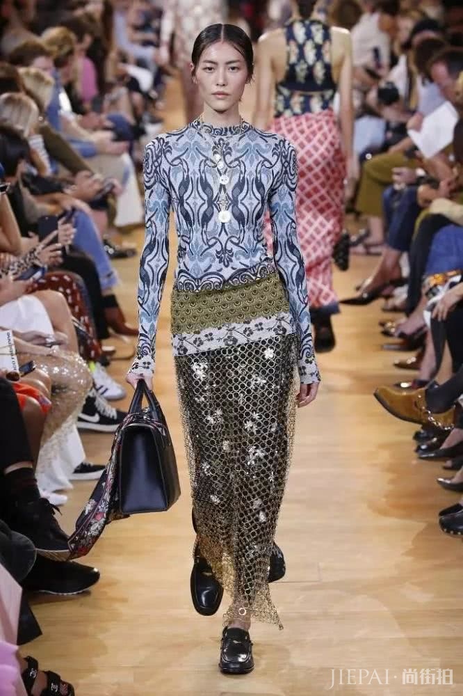 外网吹爆的厌世脸亚洲超模,原来也是非主流网红脸