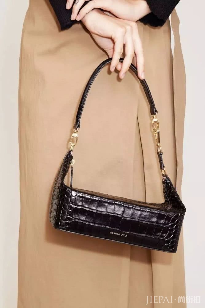 时尚博主示范 这些好看的单品陪我过秋冬