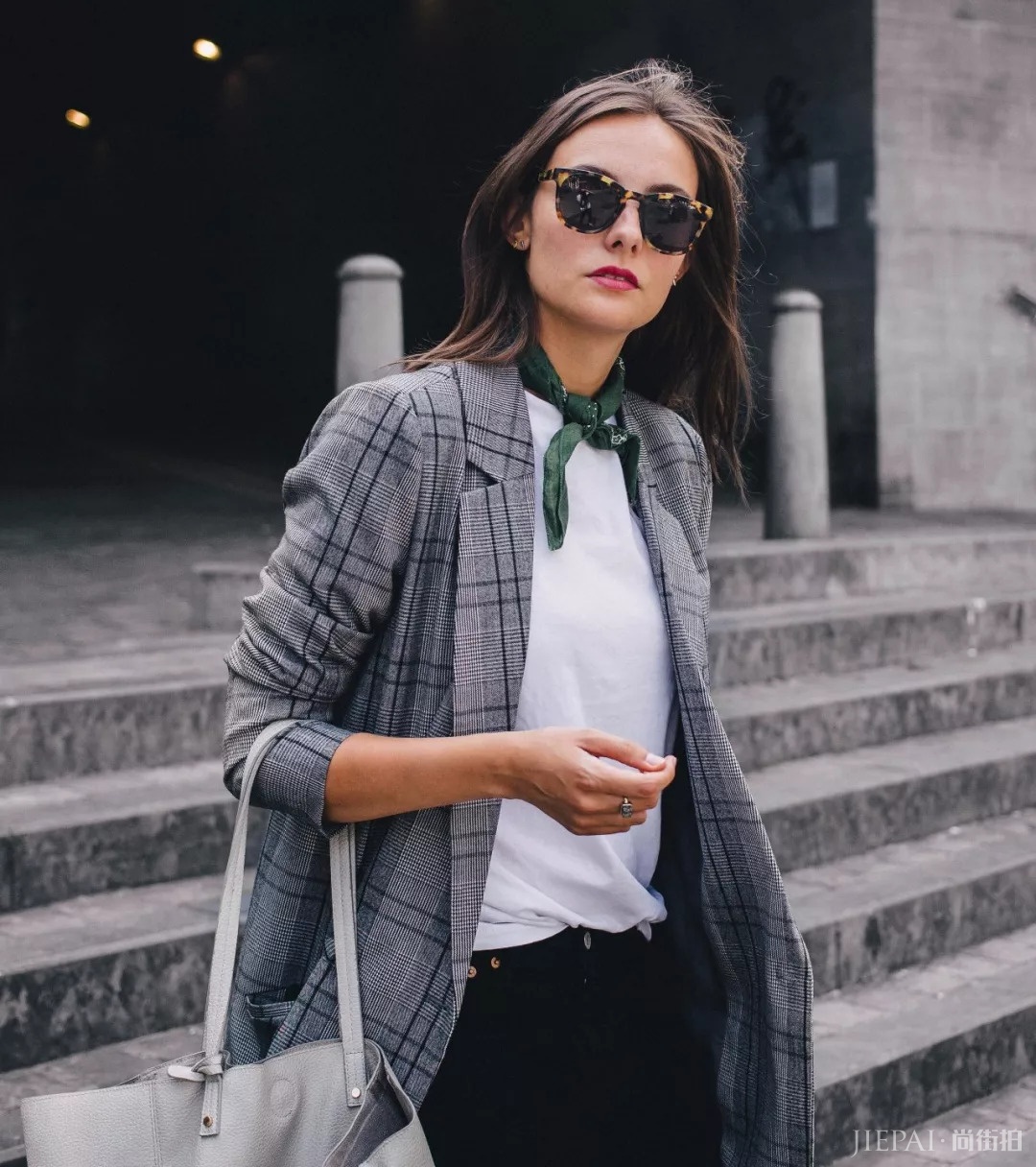 西装穿法有很多,来看看今年最潮的搭配手法吧。穿出最好看的你!!!