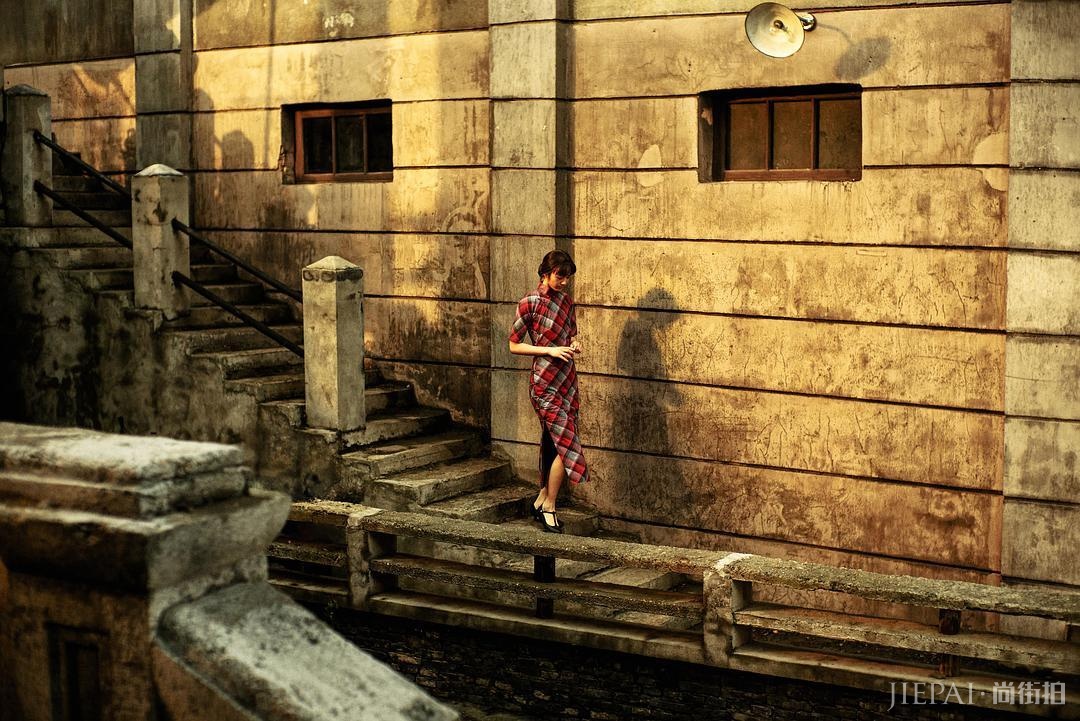 有一种气质叫汤唯,再老气的旗袍穿在她身上,都有一种高级感!