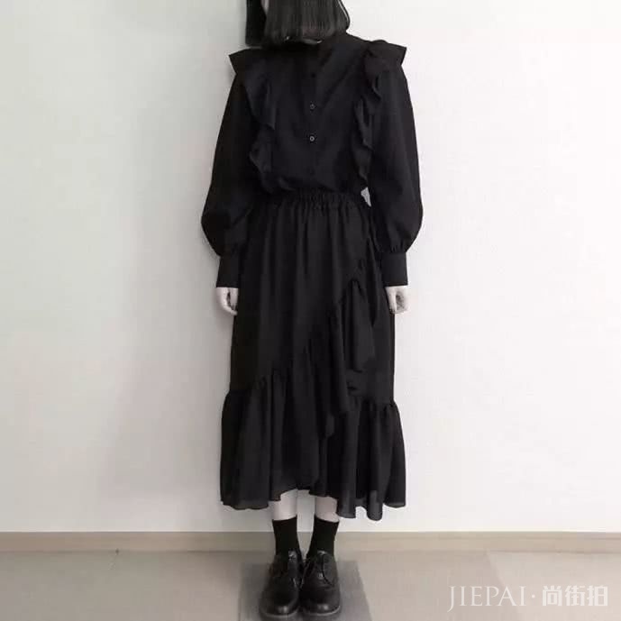 最基础的单品,让你成为 5 种不同风格的女生
