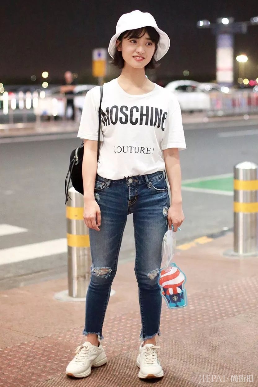 还在穿紧身裤?今秋这条“不正经”的裤子才最火!