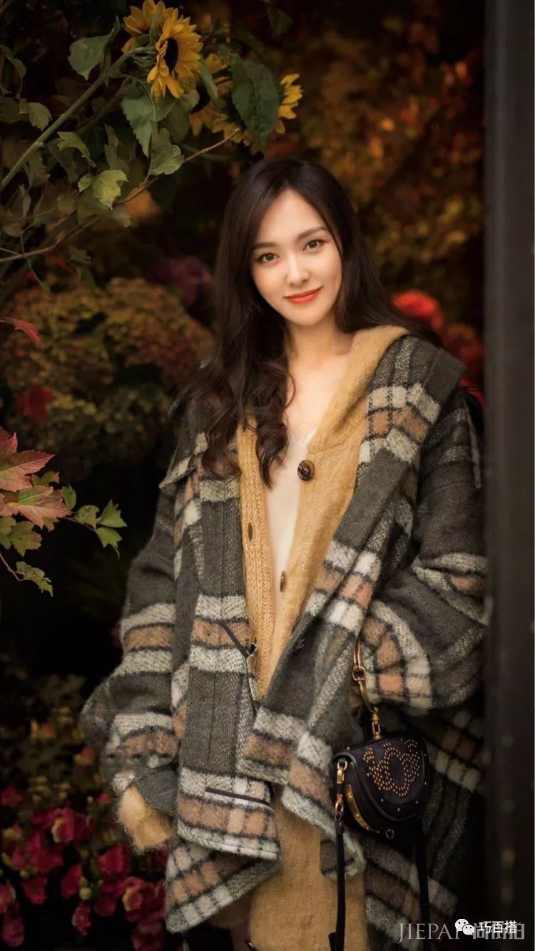 唐嫣认真穿起来比20岁小姑娘还甜,大长腿小蛮腰简直让人挪不开眼