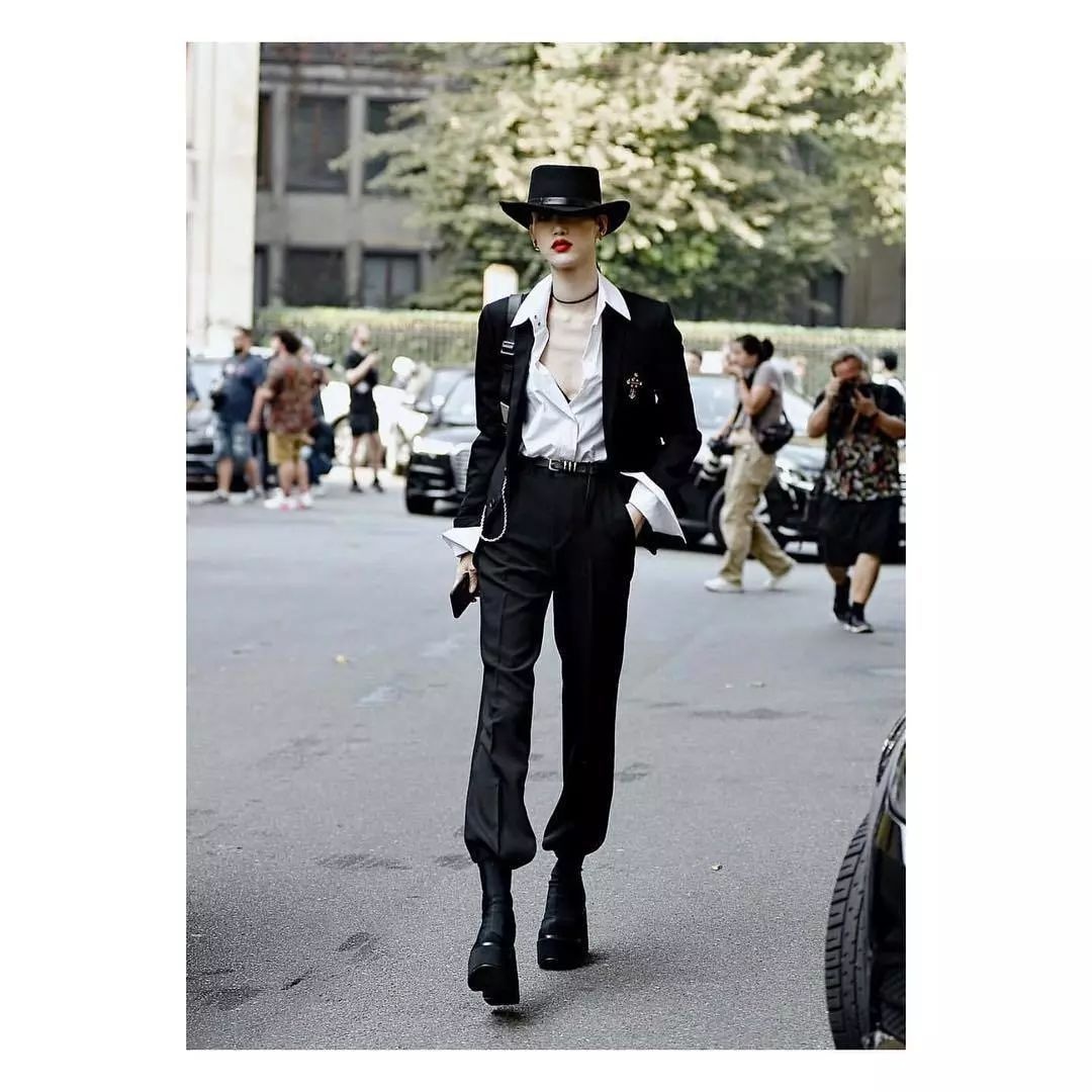 帅得连男生都羞愧!这些小姐姐们比高潮脸更有料!