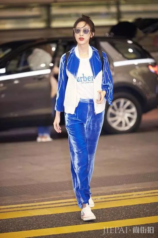 秋冬如何穿衣搭配技巧，丝绒裤能给你时髦和安全感