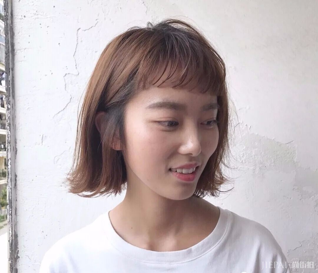 秋天给自己剪个“半额头”短发吧,轻松变女神