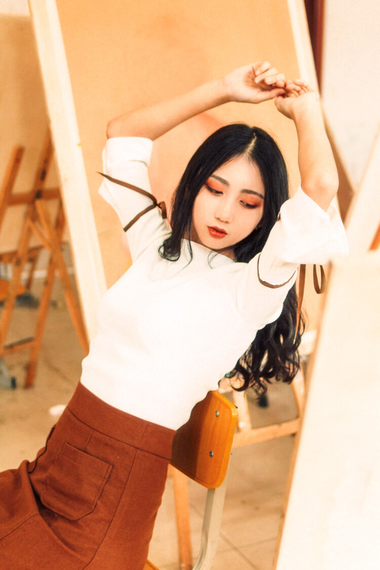 狐友国民校花杨雯：文能唱歌秀才艺，武能下场打篮球