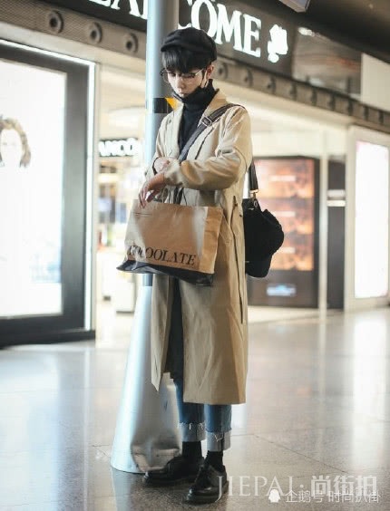 高冷小花旦+软萌小奶狗,李沁“男友”竟是行走穿搭的时尚教科书