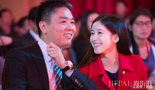 京东老板娘章泽天开始浓妆艳抹,画风突变