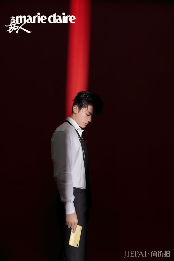 易烊千玺终于18岁了，小姐姐们表白也终于合法了