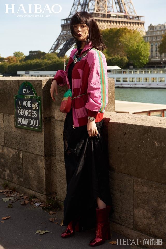 蒋欣总算换发型，软萌齐刘海配烈焰红唇又帅又美，焕然一新太惊艳