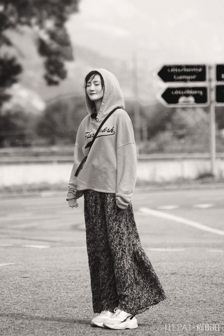 谢娜穿了连衣裙！不仅嫩回18，连少女感都跑出来了