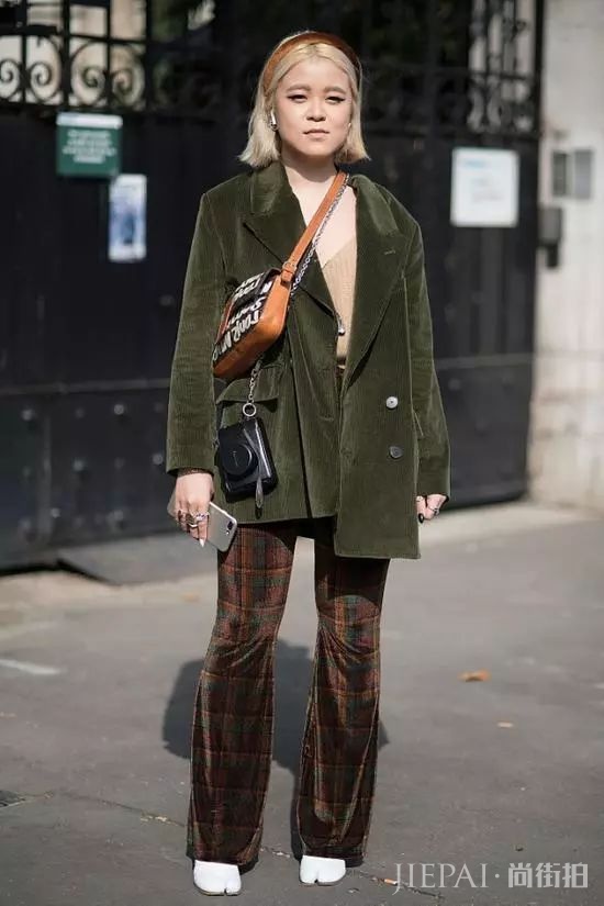 秋冬如何穿衣搭配技巧，丝绒裤能给你时髦和安全感