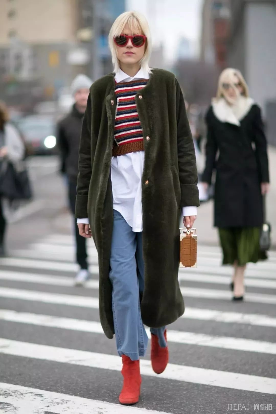 毛衣+半裙，毛衣+阔腿裤…保暖又时髦，从秋穿到冬的搭配！