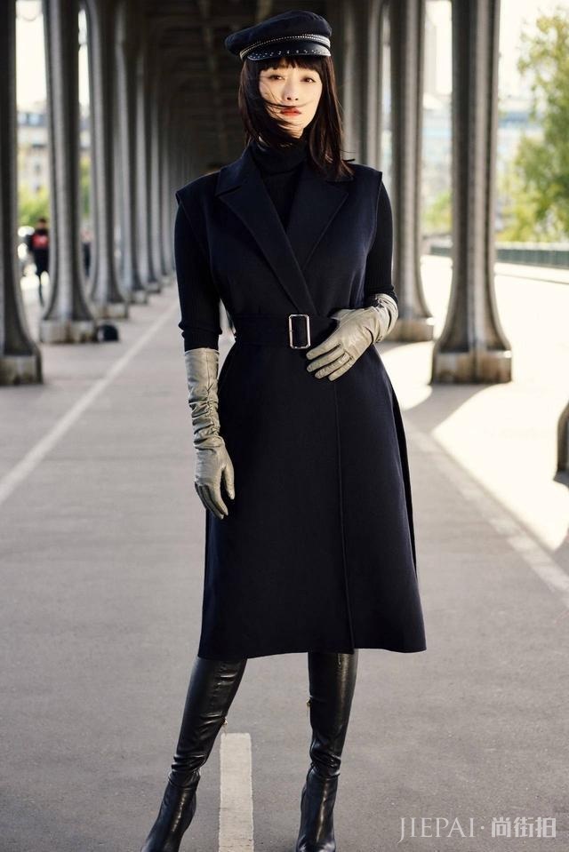 蒋欣总算换发型，软萌齐刘海配烈焰红唇又帅又美，焕然一新太惊艳