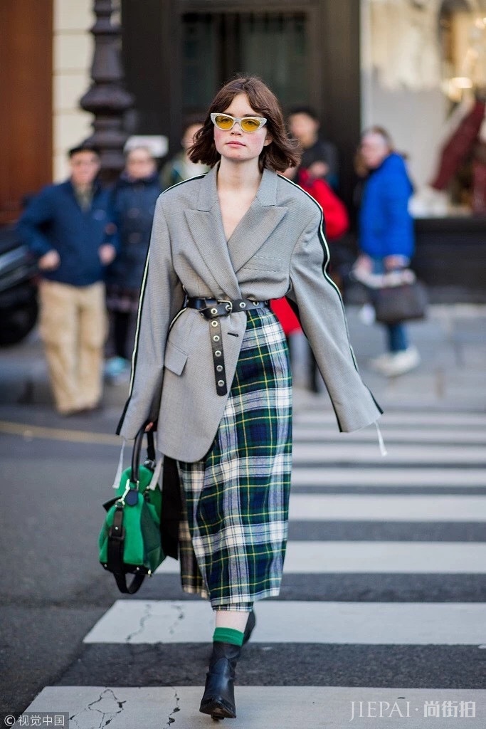 连裤袜的搭配其实就是这么简单!