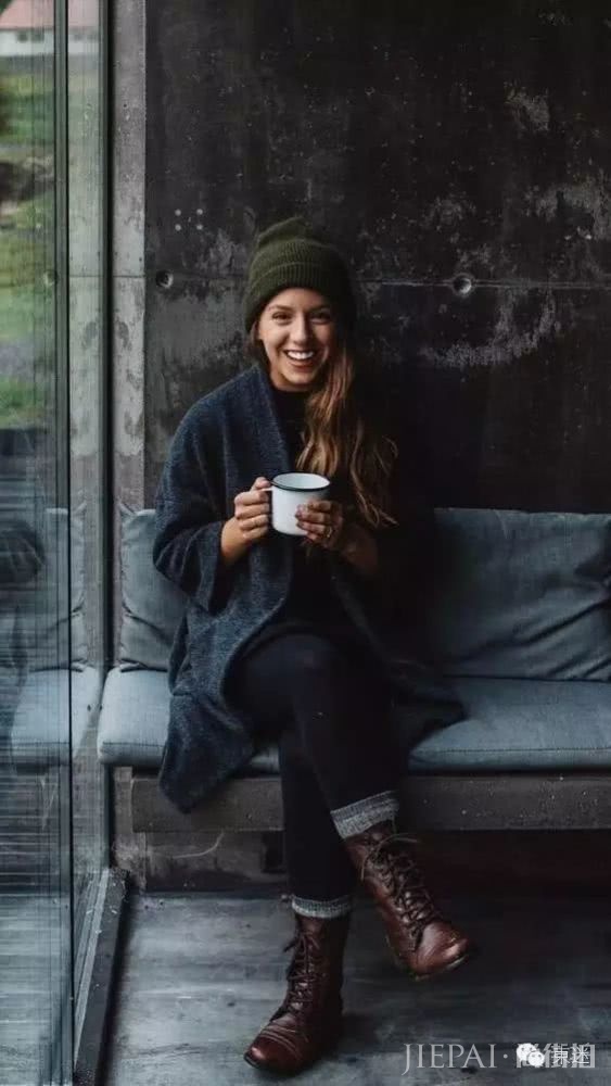 马丁靴这样穿 才能搭出存在感