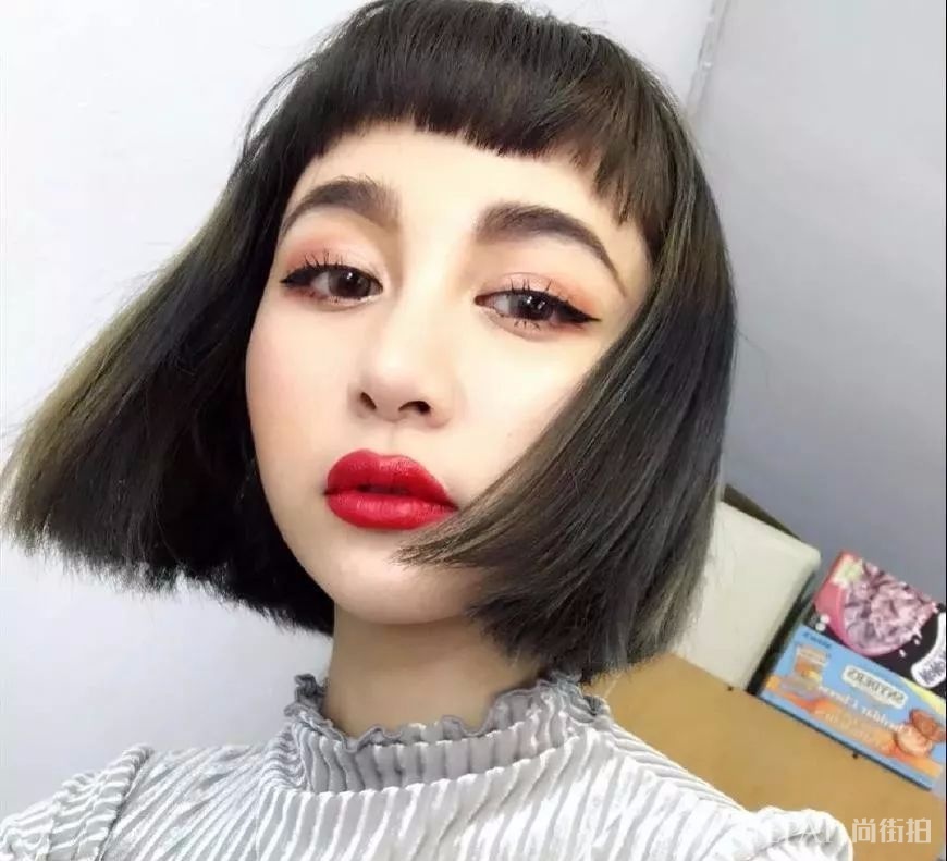 秋天给自己剪个“半额头”短发吧,轻松变女神