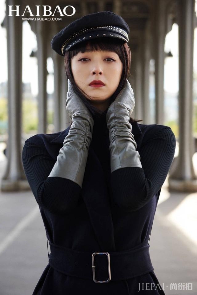 蒋欣总算换发型，软萌齐刘海配烈焰红唇又帅又美，焕然一新太惊艳