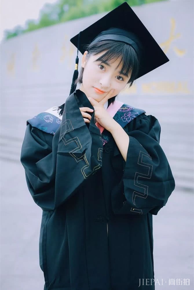 放弃卷发直发吧！今年这款“初恋”发型才是王道