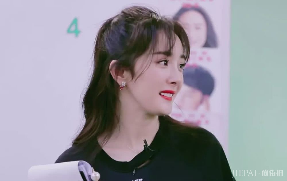 宋祖儿官宣剪刘海，少女发型太甜美啊