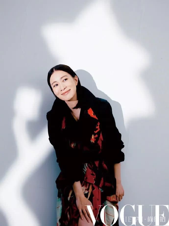 佘诗曼： 如果人生只是一条平线，我不爱的