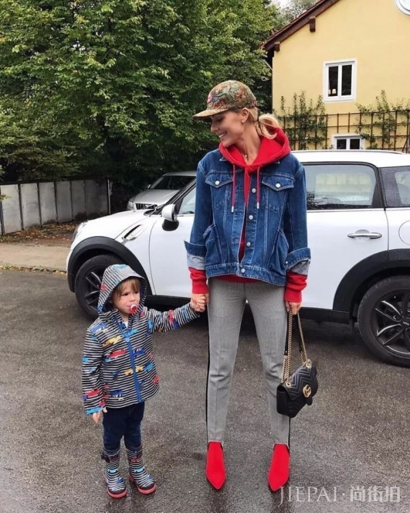 秋冬卫衣怎么搭配外套好看?短外套加卫衣让你的秋搭开挂