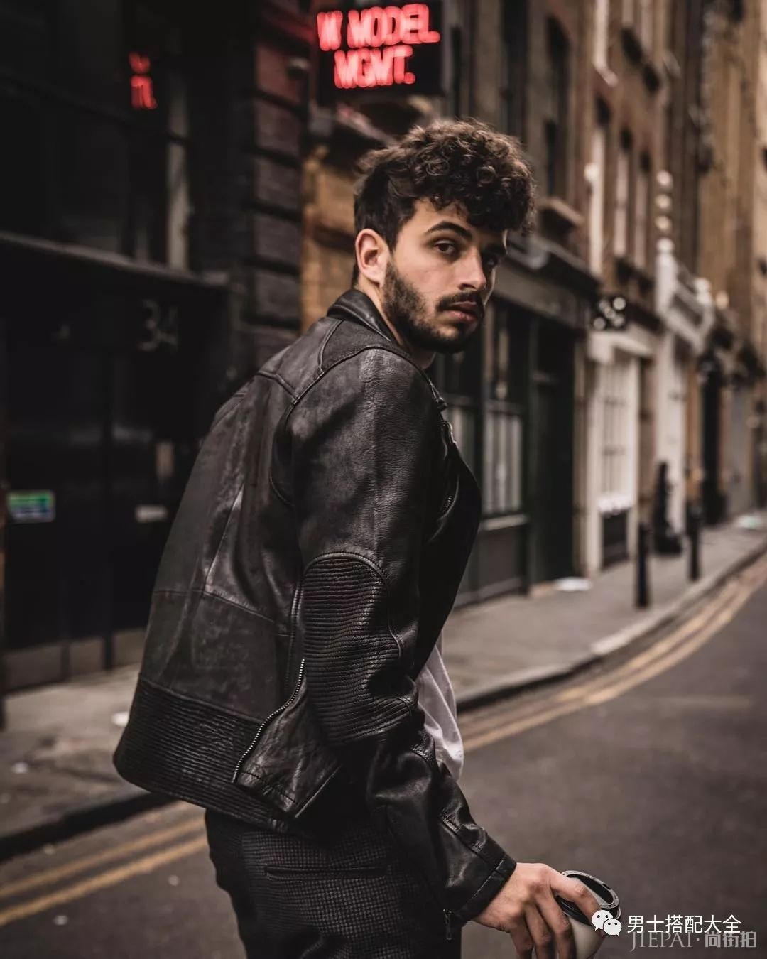 潮男看过来 用万年不淘汰的黑色单品来拯救你的秋冬穿搭