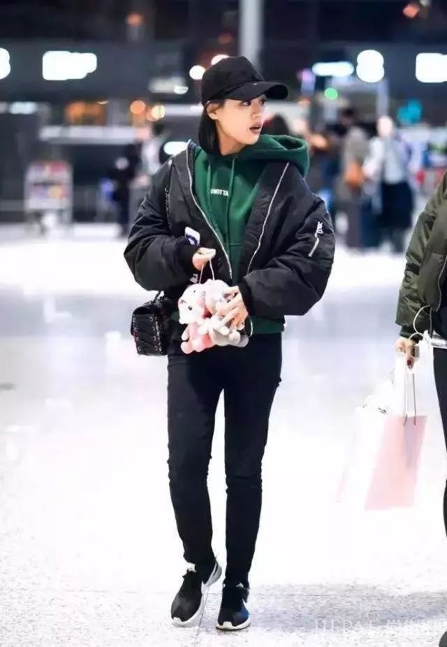 卫衣新穿法，你要这么穿也好看