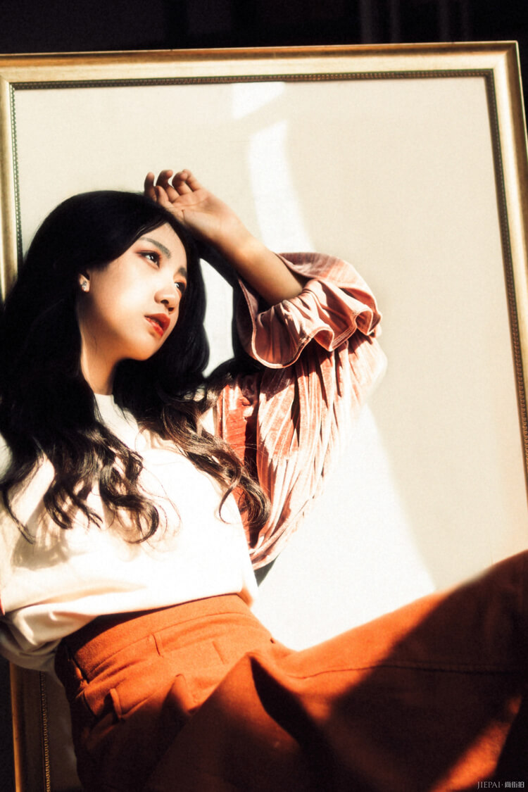 狐友国民校花杨雯：文能唱歌秀才艺，武能下场打篮球