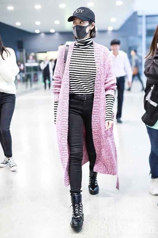 一件毛衣就让佟丽娅美成少女,这样的毛衣你喜爱吗?